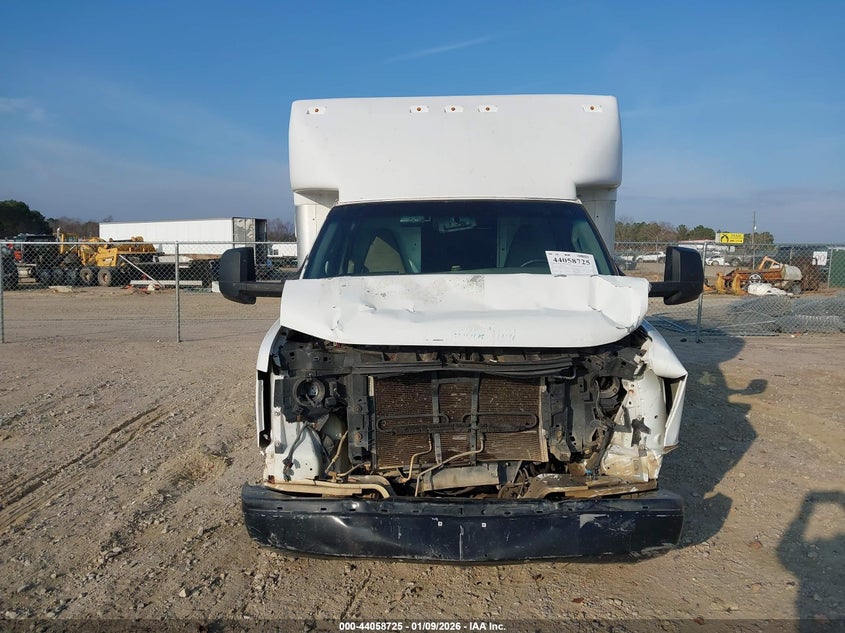 2017 GMC Savana Cutaway Work Van VIN: 1GD37TCG5H1127265 Lot: 44058725