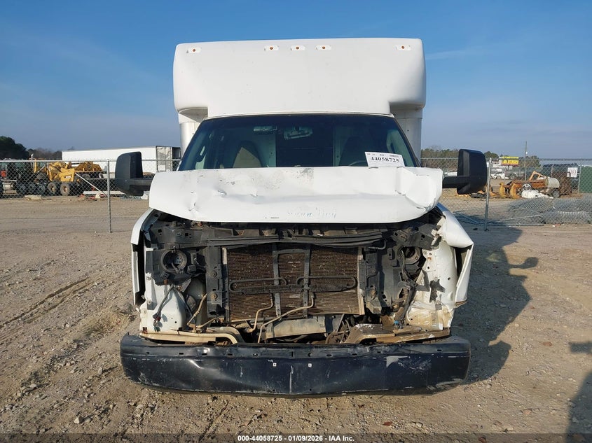 2017 GMC Savana Cutaway Work Van VIN: 1GD37TCG5H1127265 Lot: 44058725