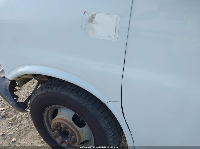 2017 GMC Savana Cutaway Work Van VIN: 1GD37TCG5H1127265 Lot: 44058725