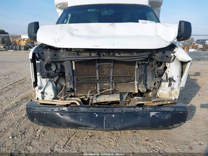 2017 GMC Savana Cutaway Work Van VIN: 1GD37TCG5H1127265 Lot: 44058725