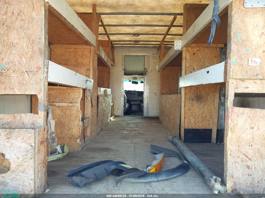 2017 GMC Savana Cutaway Work Van VIN: 1GD37TCG5H1127265 Lot: 44058725