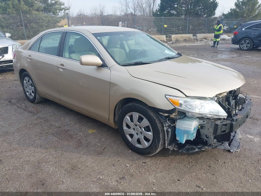 TOYOTA CAMRY 2011. Lot# 44059032. VIN 4T1BF3EK2BU605812. Photo 1