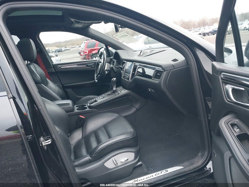 2018 Porsche Macan Gts