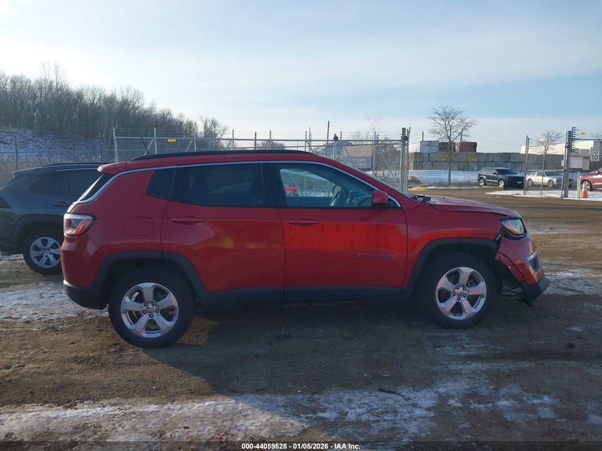 VIN 3C4NJCBB7JT240816 2018 JEEP COMPASS LATITUDE FWD