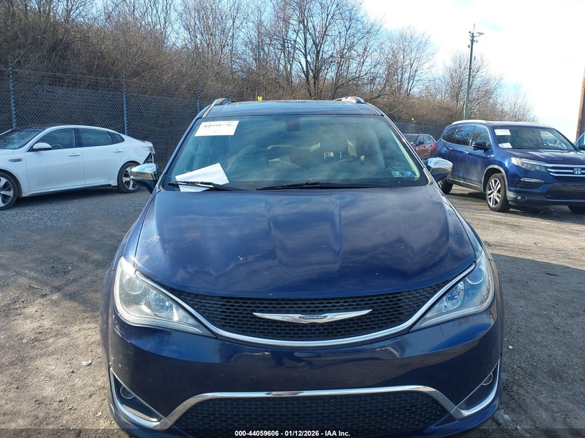 VIN 2C4RC1GG5HR599552 2017 CHRYSLER PACIFICA LIMITED