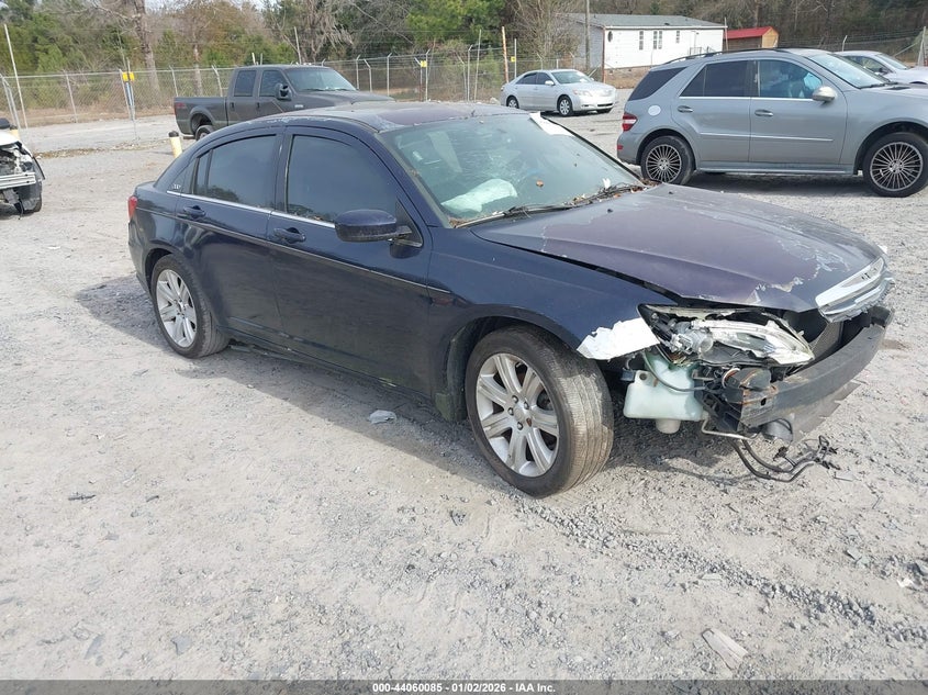 2013 Chrysler 200 Touring