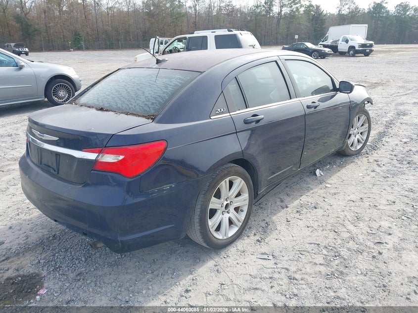 2013 Chrysler 200 Touring