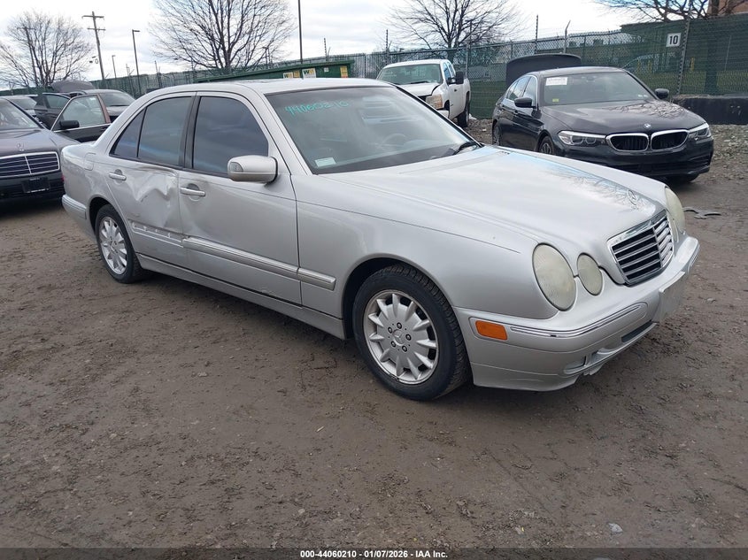 WDBJF65J4YB063768 2000 Mercedes-Benz E 320 auction photo 1