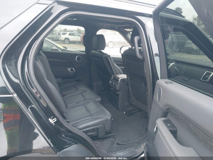 VIN SALRR2RV1K2400933 2019 LAND ROVER DISCOVERY HSE