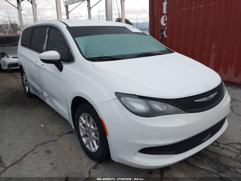2022 Chrysler Voyager Lx