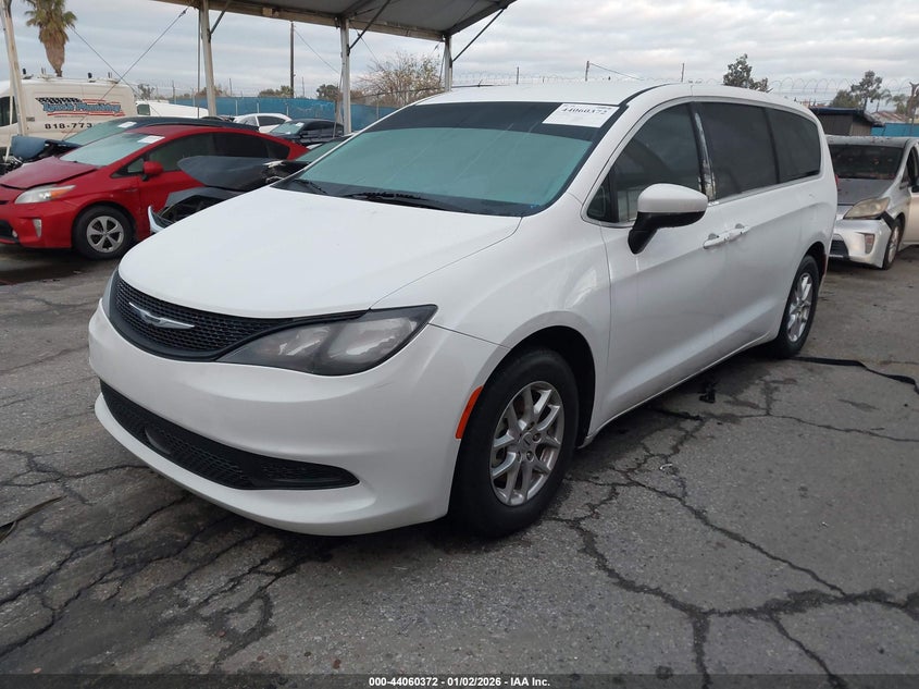 2022 Chrysler Voyager Lx