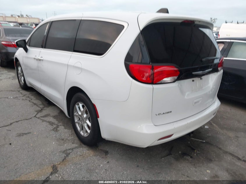 2022 Chrysler Voyager Lx