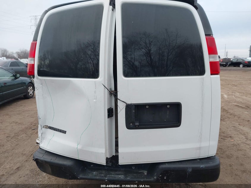 CHEVROLET EXPRESS 2500 2019 VIN 1GCWGAFPXK1365976