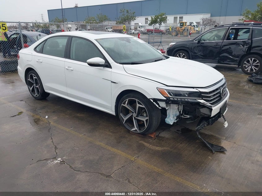 VOLKSWAGEN PASSAT 2020. Lot# 44060448. VIN 1VWMA7A36LC024111. Photo 1