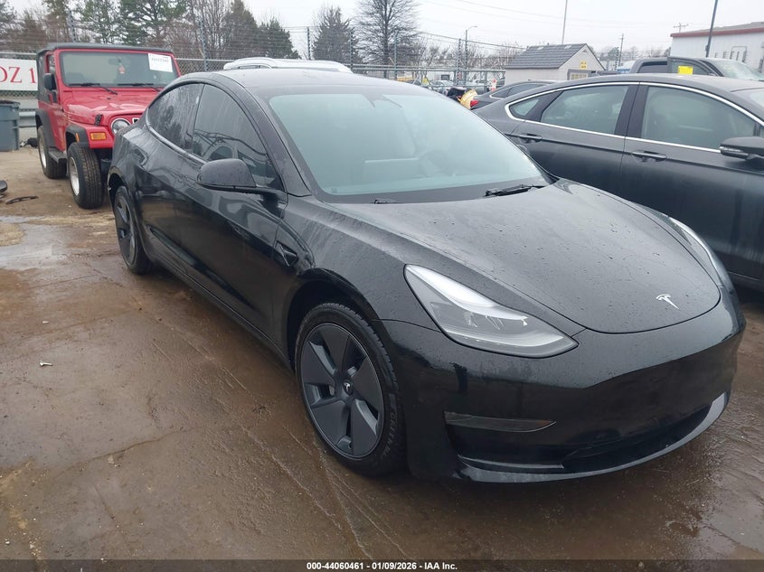 TESLA MODEL 3 REAR-WHEEL DRIVE