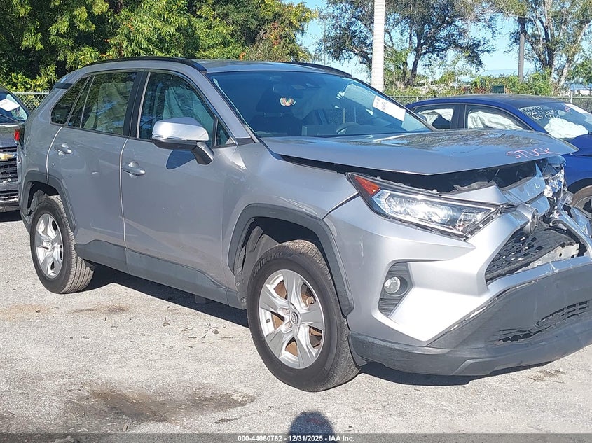 2T3W1RFV4MC105397 2021 Toyota Rav4 Xle auction photo 1