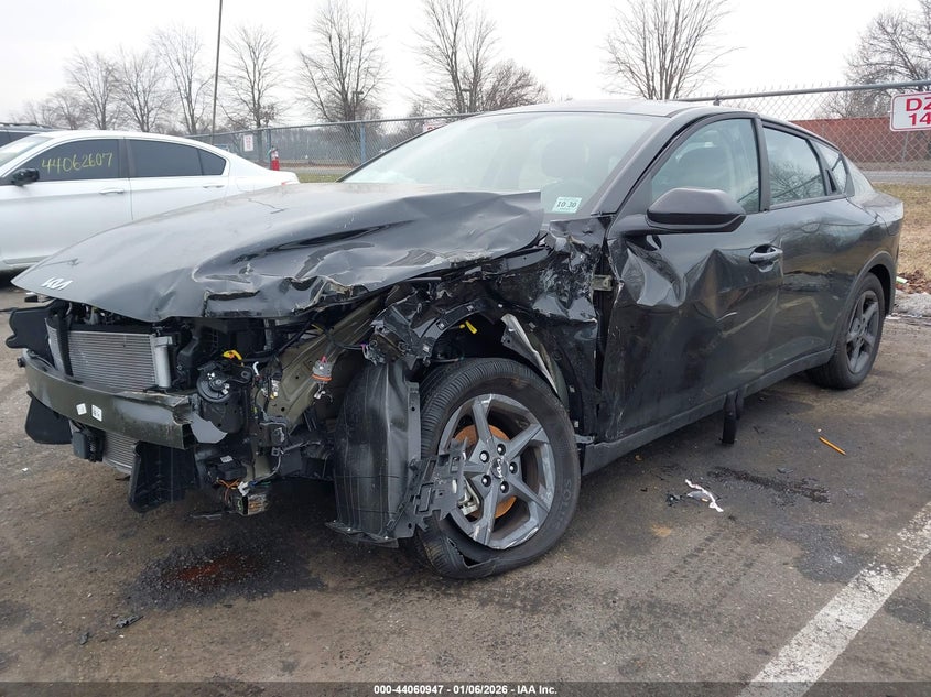 Vin: 3kpft4de5se196011, lot: 44556730, kia k4 lxs 20252