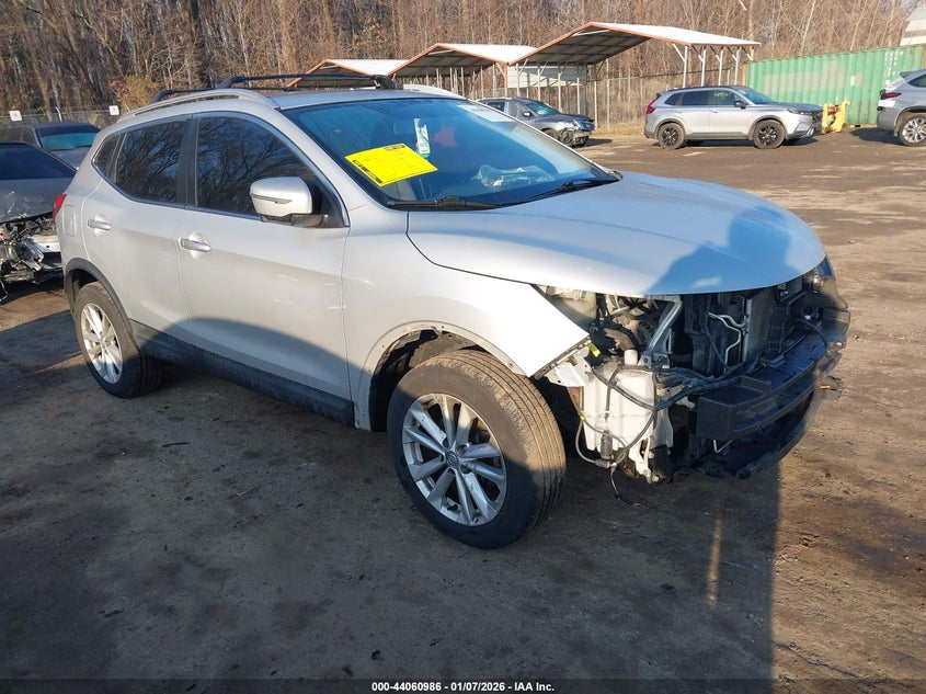 JN1BJ1CR4JW293778 2018 Nissan Rogue Sport Sv auction photo 1