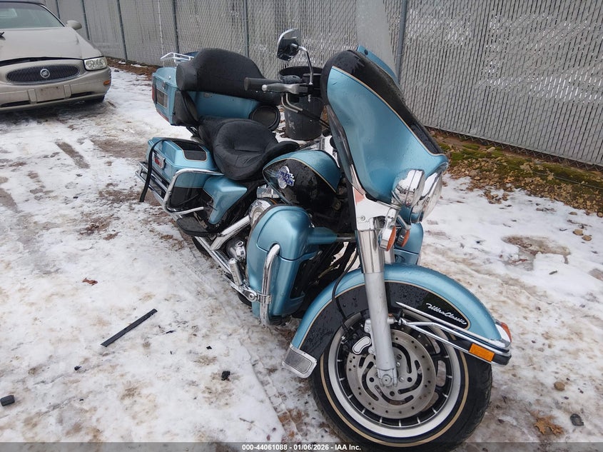 1HD1FC4137Y611576 2007 Harley-Davidson Flhtcui auction photo 1