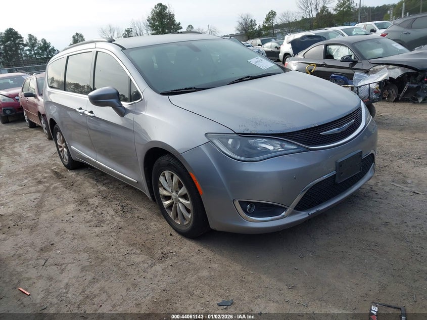 2C4RC1BG4HR598187 2017 Chrysler Pacifica Touring-L auction photo 1