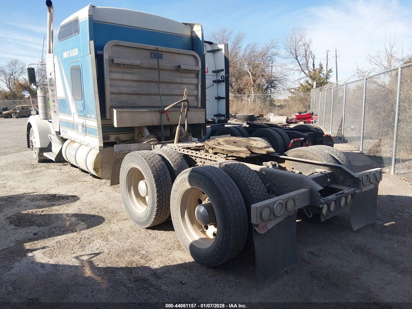2007 Kenworth Construction W900