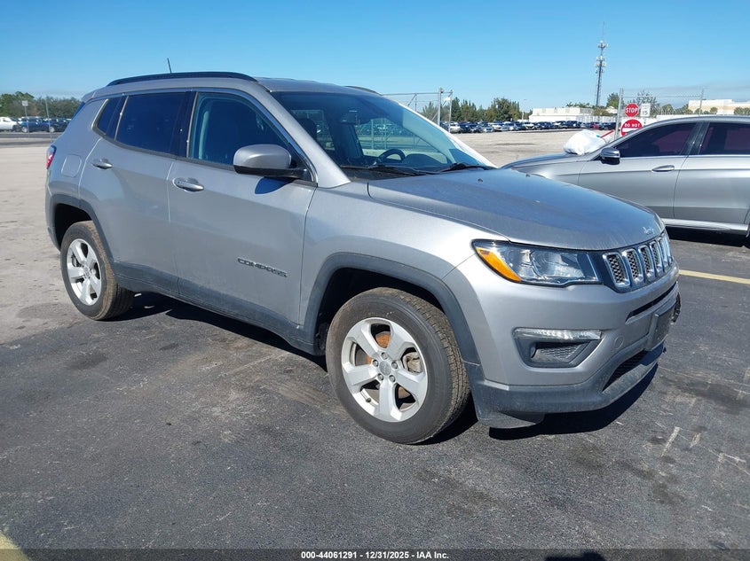 3C4NJDBB2KT696813 2019 Jeep Compass Latitude 4X4 auction photo 1