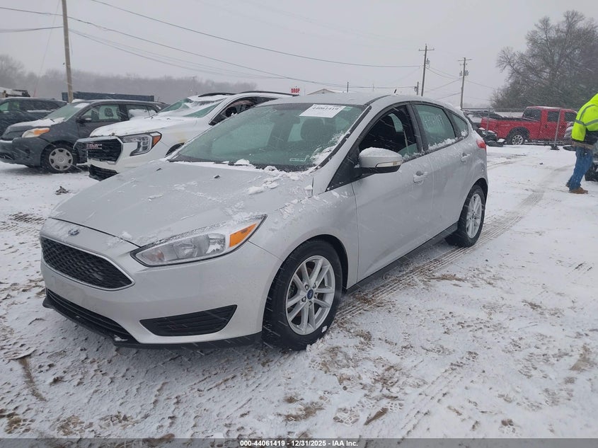 Vin: 1fadp3k25hl252436, lot: 44557202, ford focus se 20172