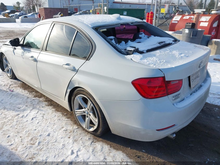 Vin: wba3b1c57fk135877, lot: 44557437, bmw 320i 20153