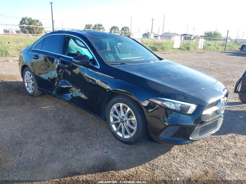 2020 Mercedes-Benz A 220