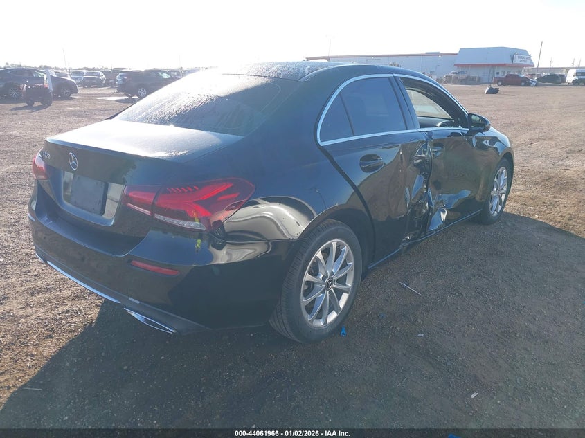 2020 Mercedes-Benz A 220