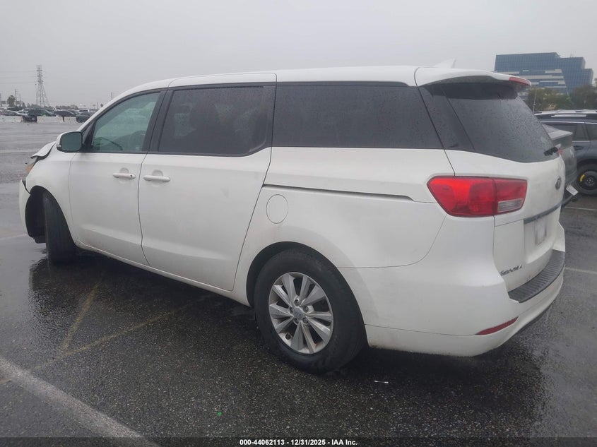 VIN KNDMB5C11J6373107 2018 KIA SEDONA LX