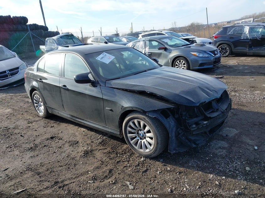 WBAPH57599NM32394 2009 BMW 328I auction photo 1