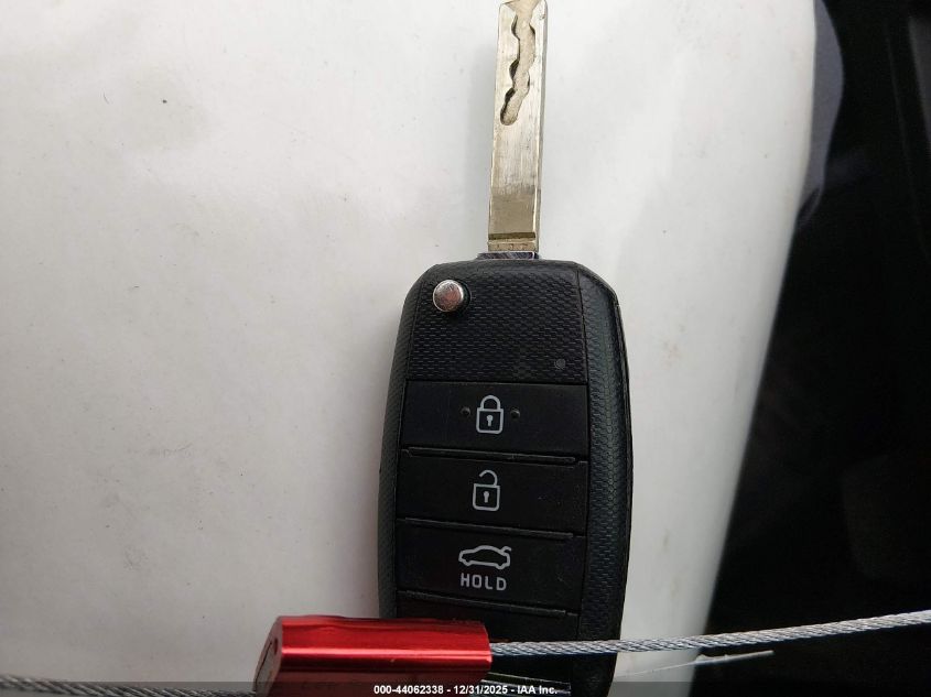 2020 Kia Optima Lx VIN: 5XXGT4L32LG401653 Lot: 44062338