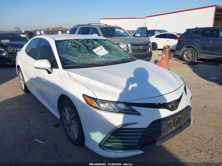 2022 Toyota Camry Le
