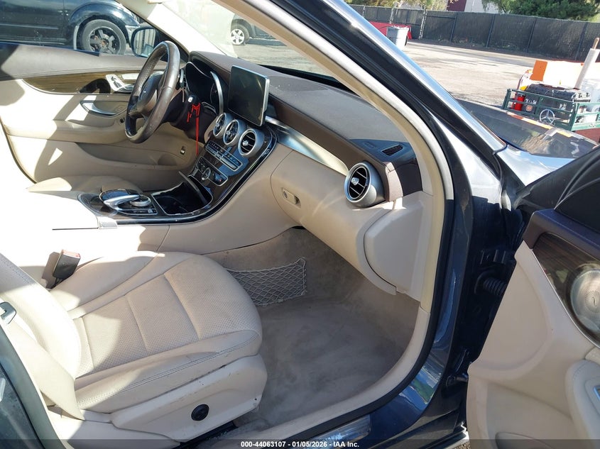 2015 Mercedes-Benz C 300 Luxury 4Matic