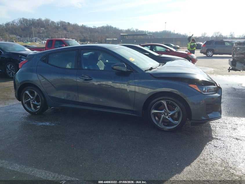 2019 Hyundai Veloster 2.0 VIN: KMHTG6AF4KU008415 Lot: 44063322