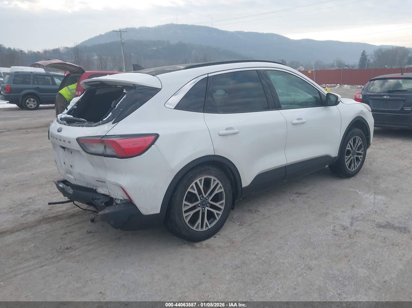 2022 Ford Escape Sel