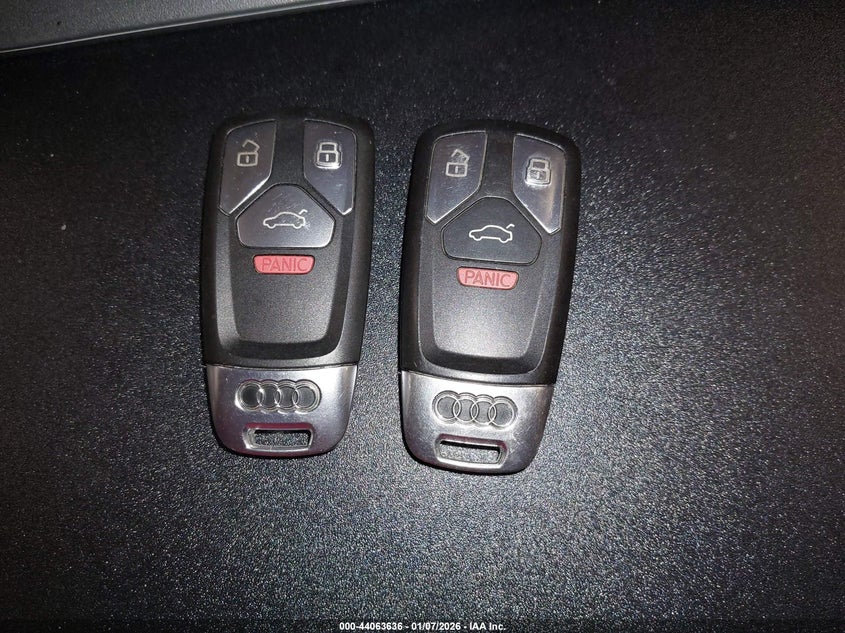 VIN WUACSAFVXJ1900144 2018 AUDI TT RS 2.5T