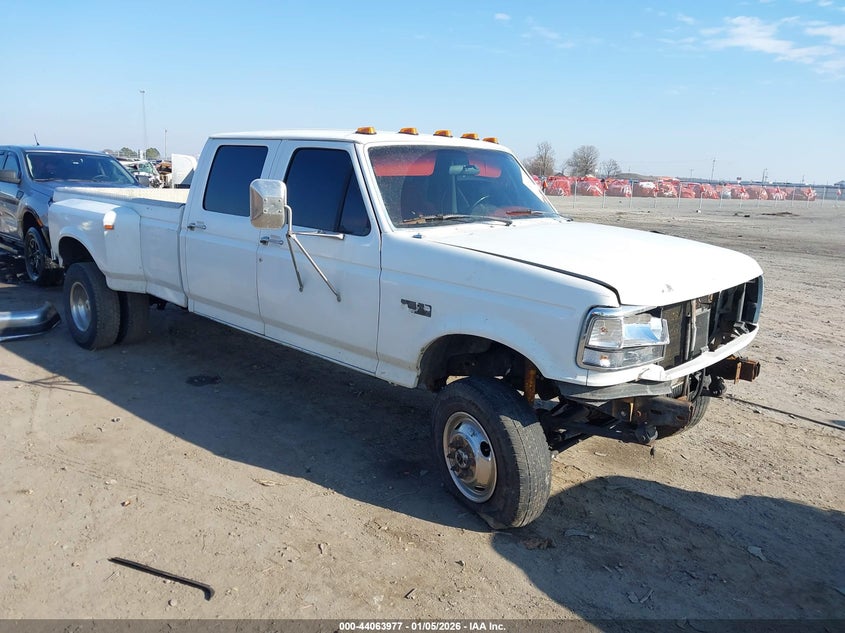 2FTJW35M2NCA24395 1992 Ford F350 auction photo 1