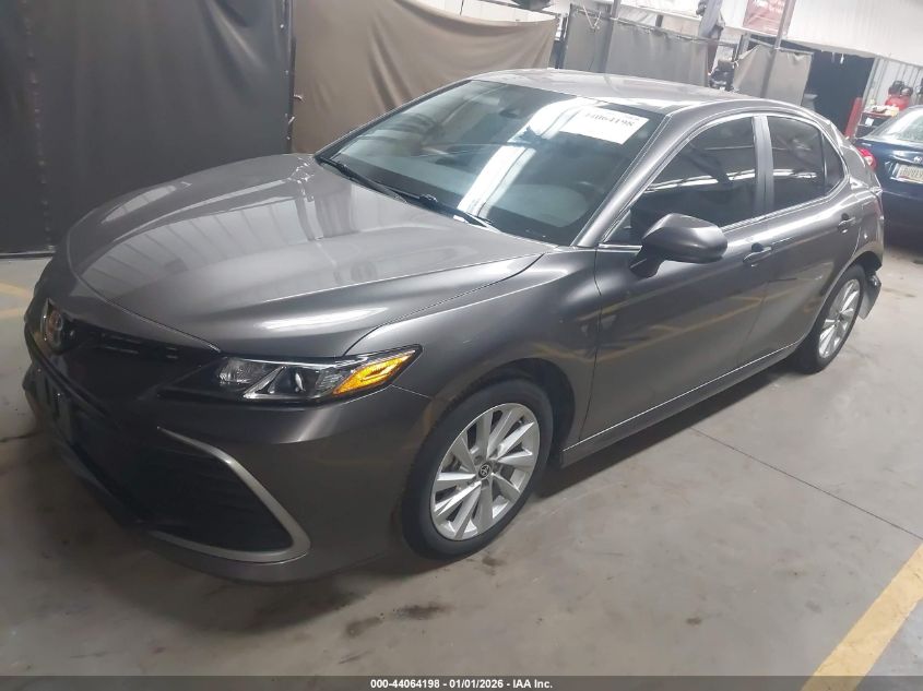 2022 Toyota Camry Le