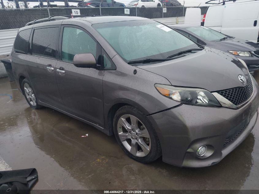 2013 Toyota Sienna Se 8 Passenger