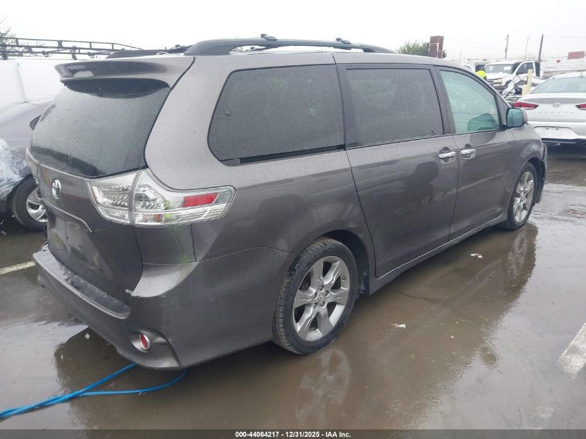 2013 Toyota Sienna Se 8 Passenger