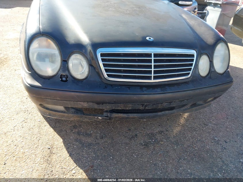 2003 Mercedes-Benz Clk 320 VIN: WDBLK65G53T132396 Lot: 44064234