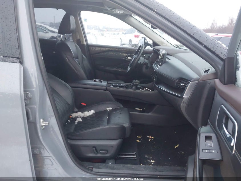 2023 Nissan Rogue Platinum Intelligent Awd