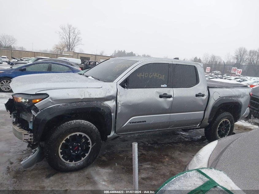 VIN 3TMLB5JN8RM057829 2024 TOYOTA TACOMA TRD OFF ROAD