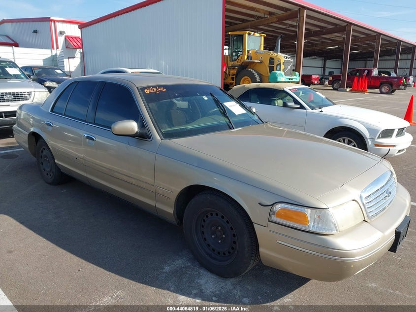 2FAFP73W6YX123741 2000 Ford Crown Victoria auction photo 1