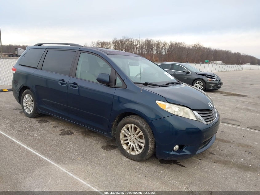 5TDYK3DCXBS013440 2011 Toyota Sienna Xle V6 auction photo 1