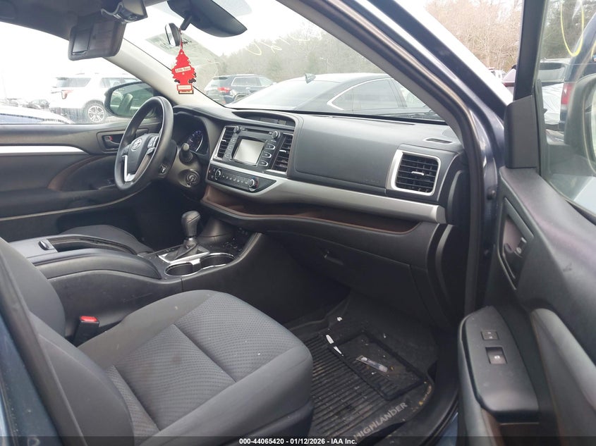 2017 Toyota Highlander Le