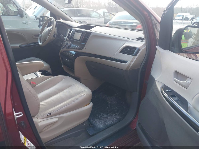 2013 Toyota Sienna Le 7 Passenger