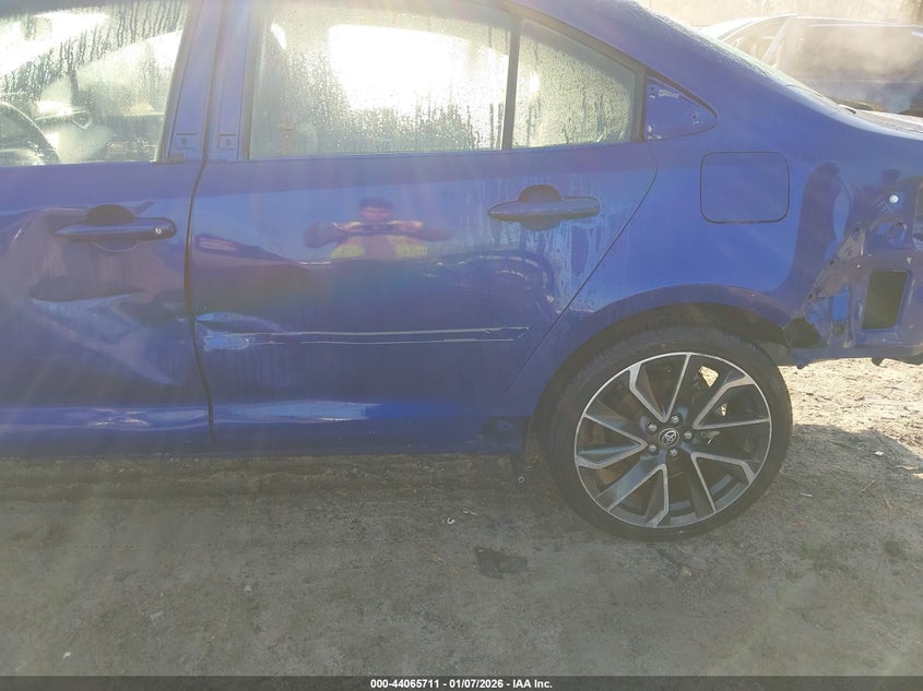 VIN JTDS4RCE1LJ007188 2020 TOYOTA COROLLA SE